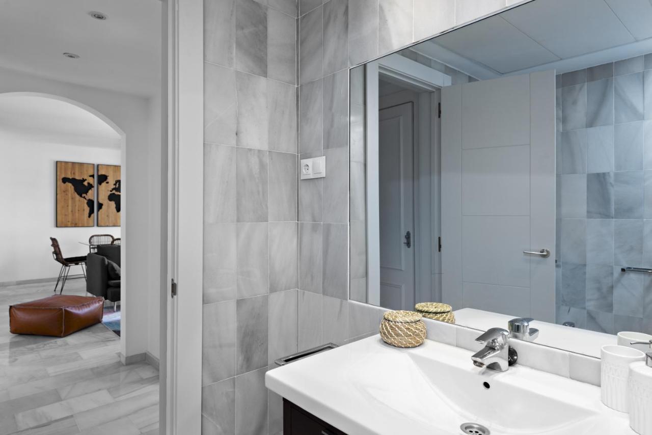 Two Bedroom Apartment In Puerto Banus With Terrace Marbella Buitenkant foto