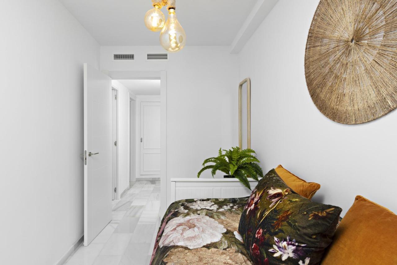 Two Bedroom Apartment In Puerto Banus With Terrace Marbella Buitenkant foto
