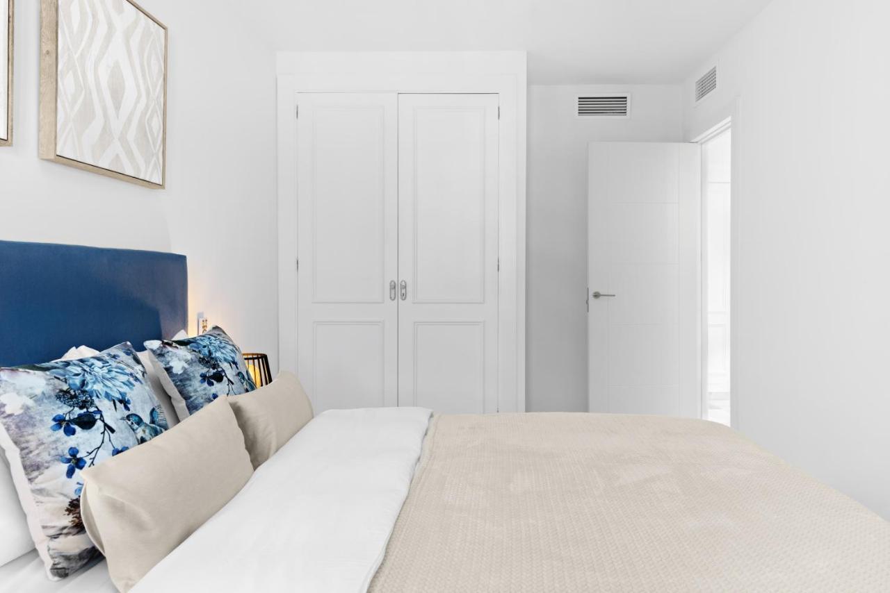 Two Bedroom Apartment In Puerto Banus With Terrace Marbella Buitenkant foto